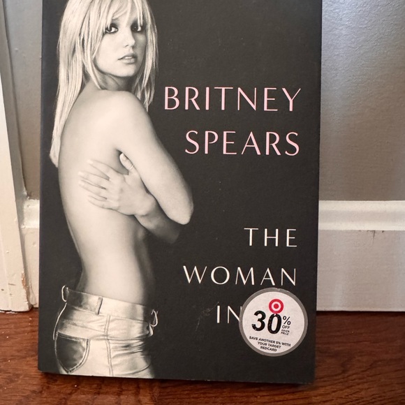 Other - The Woman in Me – Black Paperback by